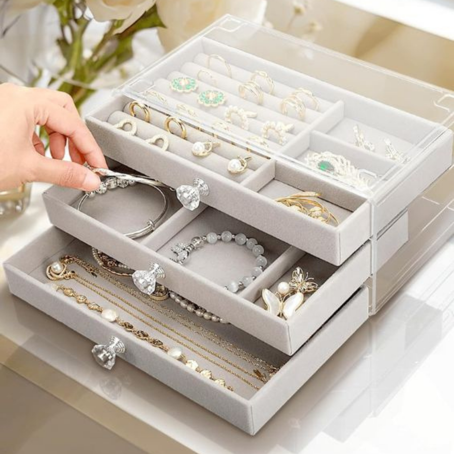 منظم مجوهرات قطيفة بـ 3 أدراج للنساء | Velvet Jewelry Organizer with 3 Drawers