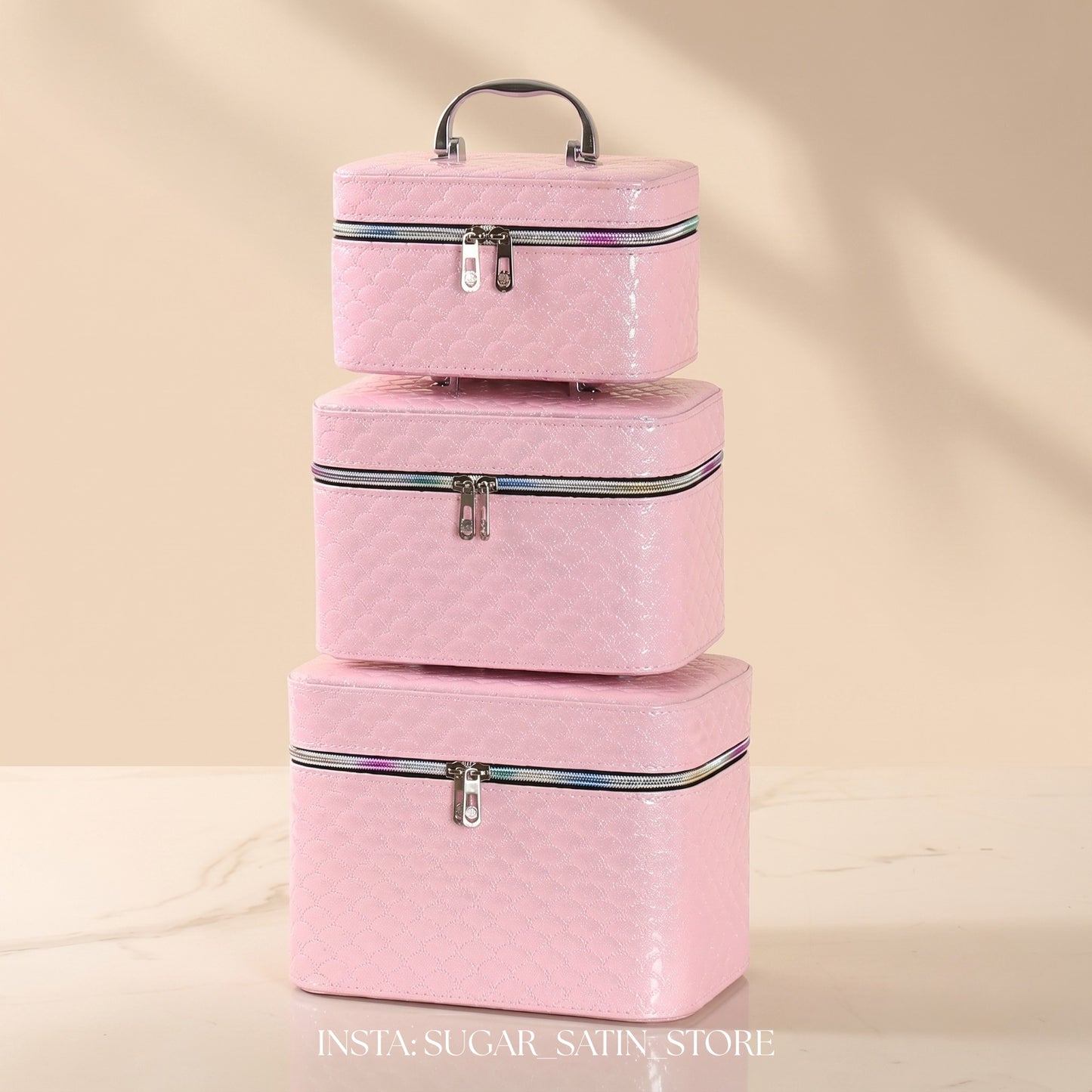 شنطة ميك اب كبيره قماش غطاء جلد تظريز خيط زجزاج لون بينك | Essentials Pink Makeup Box (Set of 3)