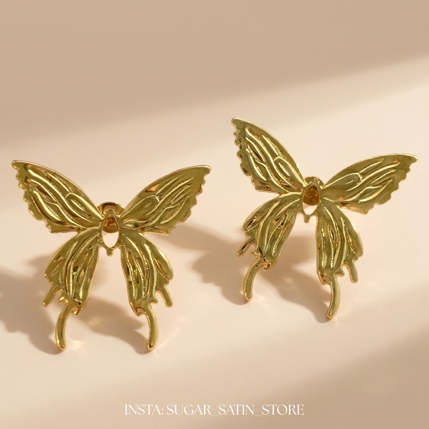 حلقان نسائية مصنوعة من الاستانليس ستيل | Stainless Steel Earrings