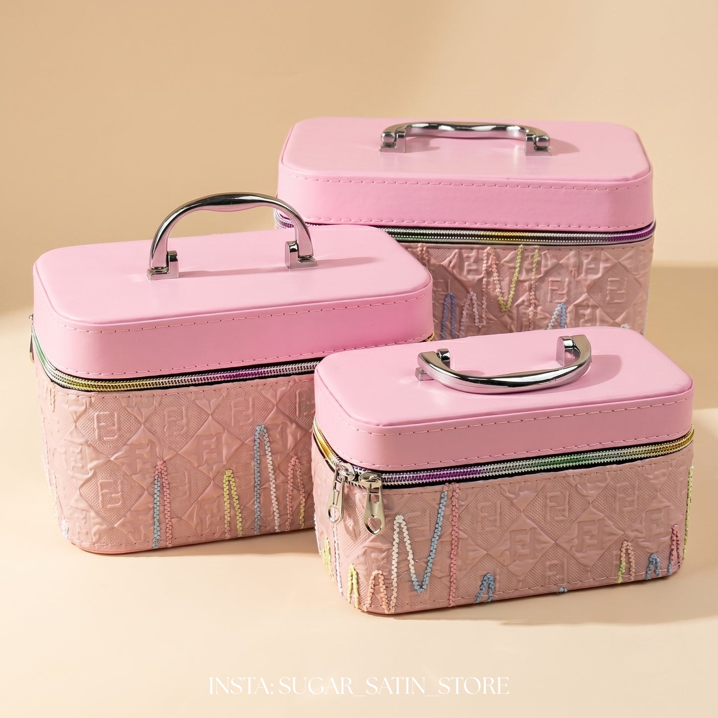 شنطة ميك اب كبيره قماش غطاء جلد تظريز خيط زجزاج لون بينك | Essentials Pink Makeup Box (Set of 3)