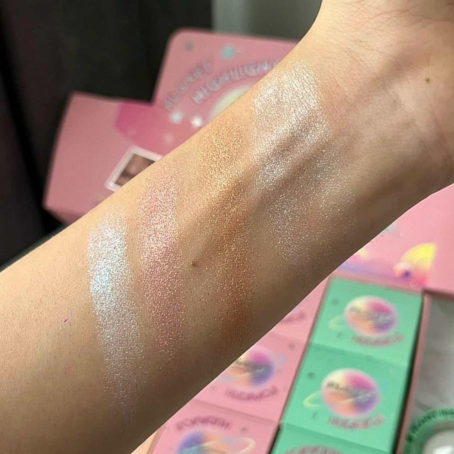 مجموعة هايلايتر بلانيت من هوداموجي – HUDAMOJI Planet Highlighter Collectiona, - [Original Product 100%]