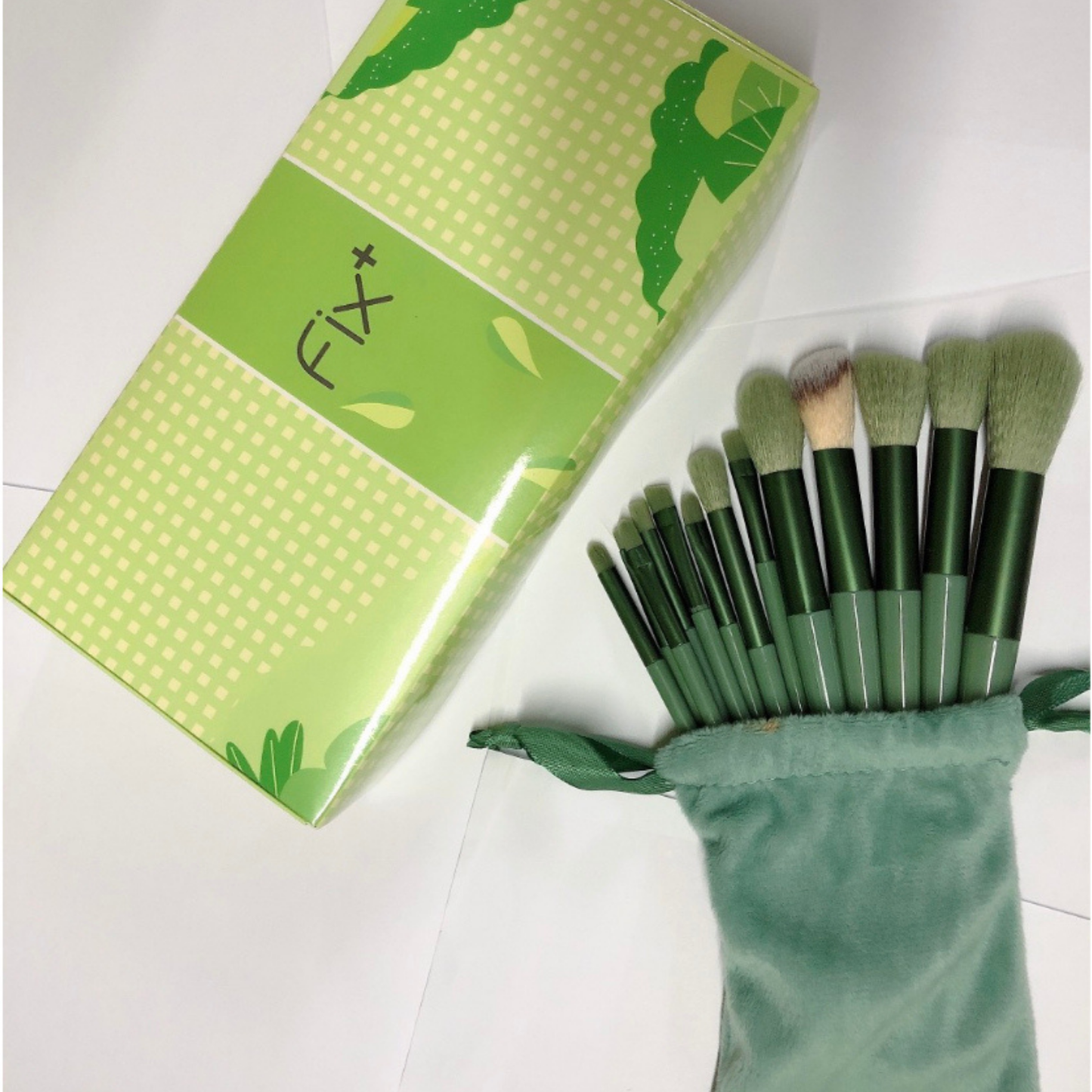 فرش ميكب ١٢ قطعة – Simple | 12-Piece Simple Makeup Brushes